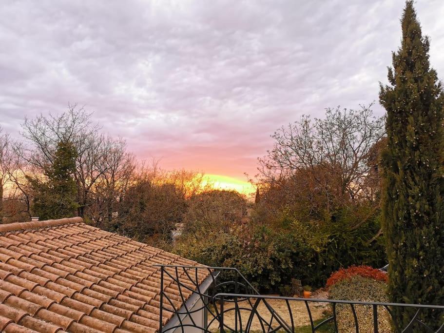 Entre Ventoux Et Luberon, Appartement Dans Maison. Malemort-du-Comtat 外观 照片