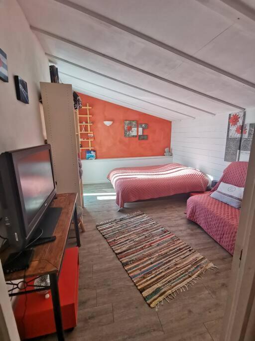 Entre Ventoux Et Luberon, Appartement Dans Maison. Malemort-du-Comtat 外观 照片